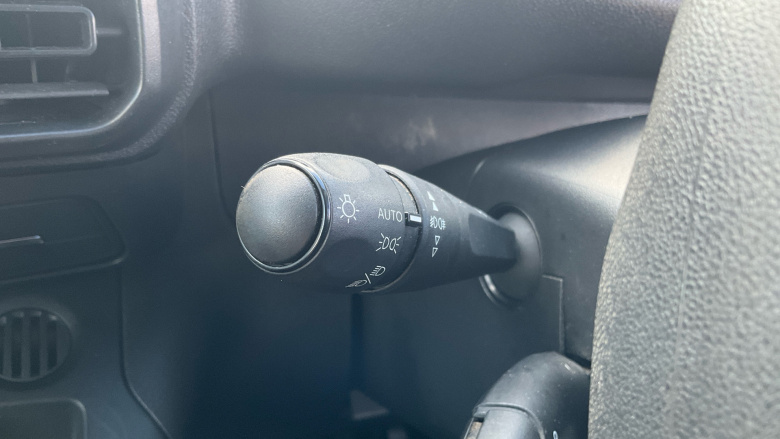 Peugeot Partner Standard Diesel 1000 1.5 BlueHDi 100 Professional Van